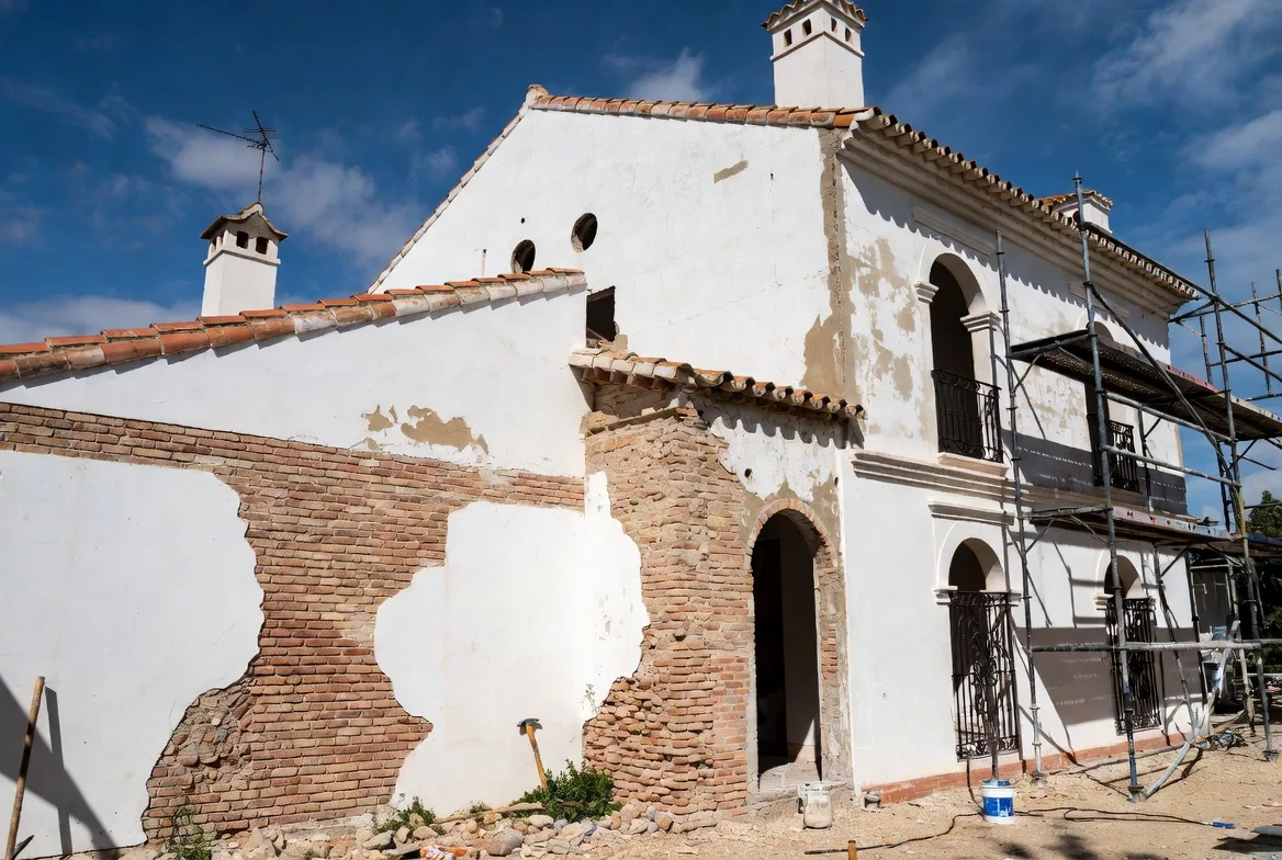 How to Avoid Cowboy Builders in Spain - Red Flags Every Expat Must Know
